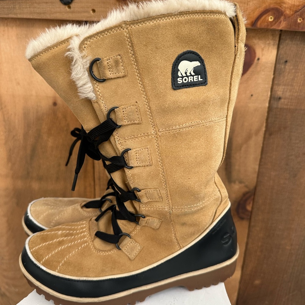SOREL womans Tan Fur-Lined Winter Boots/ size 7.5